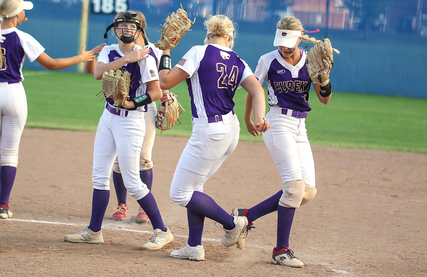 Marquette vs. Eureka softball